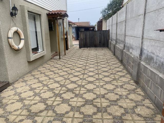 CASA 3 DORMITORIOS 2 BAÑOS ALGARROBO