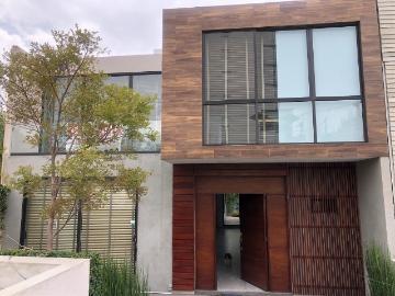 Hermosa casa en venta en Bosque Real