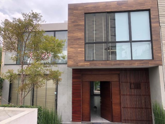 Hermosa casa en venta en Bosque Real