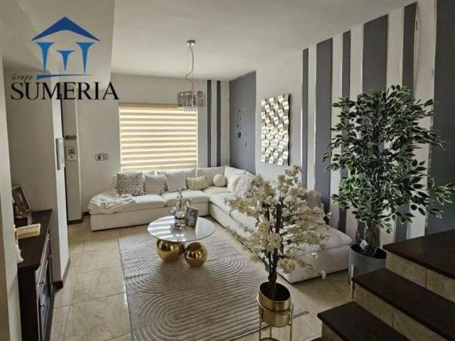 Hermosa casa en venta en Bosques de Valle