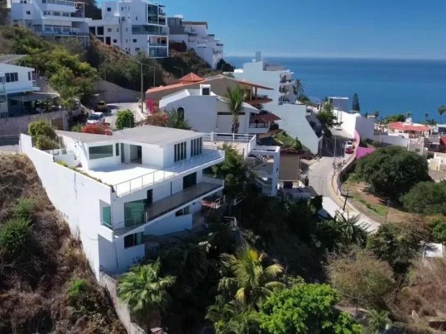 Hermosa casa en venta en balcones de loma linda