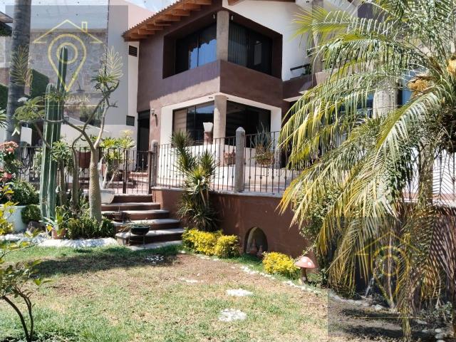 HERMOSA CASA EN VENTA EN EL PEDREGAL DE QUERETARO