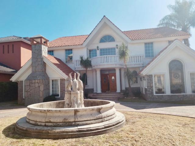 HERMOSA CASA EN VENTA EN FRACCIONAMIENTO BOSQUES DEL CAMPESTRE 4 RECÁMARAS ZONA NORTE DE LEÓN