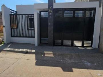 HERMOSA CASA EN VENTA EN FRACCIONAMIENTO LA ESPERANZA TEPATITLAN