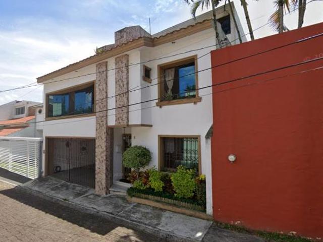 HERMOSA CASA EN VENTA EN FRACCIONAMIENTO PRIVADO EN XALAPA VERACRUZ EN PROMOCION!