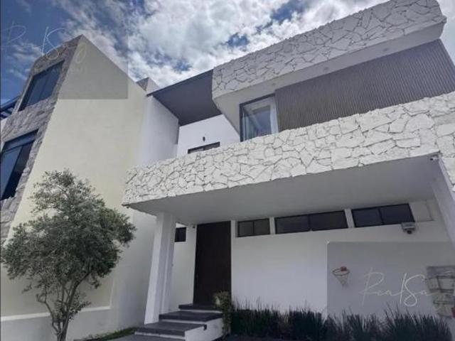 HERMOSA CASA EN VENTA EN LORETTA DOS, AL NORPONIENTE DE AGUASCALIENTES