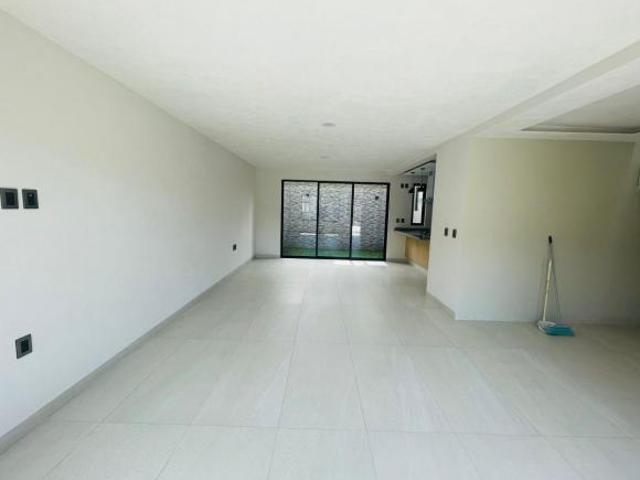 HERMOSA CASA EN VENTA EN LA CRESPA TOLUCA NUEVA A 8 min GALERIAS TOLUCA