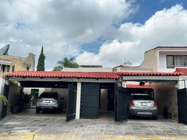 HERMOSA CASA EN VENTA EN LA PRIMERA SECCIÓN DE EL PALOMAR $10&apos 970,000 pesos