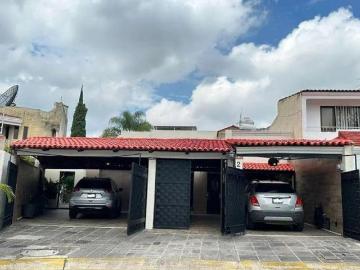 HERMOSA CASA EN VENTA EN LA PRIMERA SECCIÓN DE EL PALOMAR $10&apos 970,000 pesos