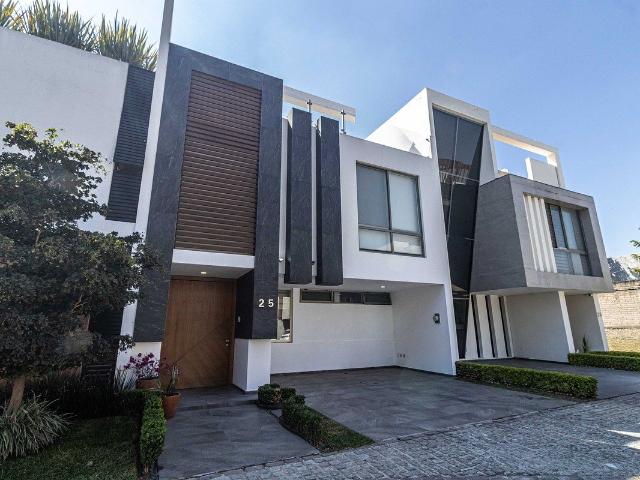 Hermosa Casa en Venta en Lago Norte, Solares