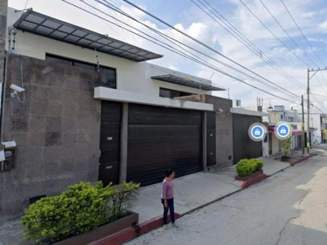 HERMOSA CASA EN VENTA EN LAS FLORES 205!