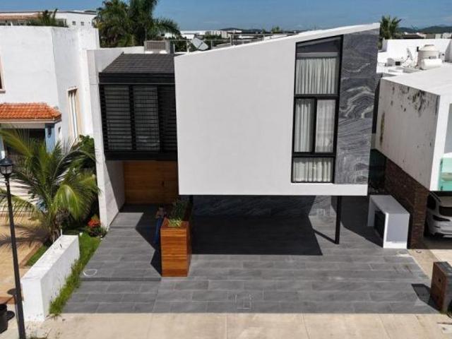 HERMOSA CASA EN VENTA EN PUERTA AL MAR MAZATLAN SINALOA