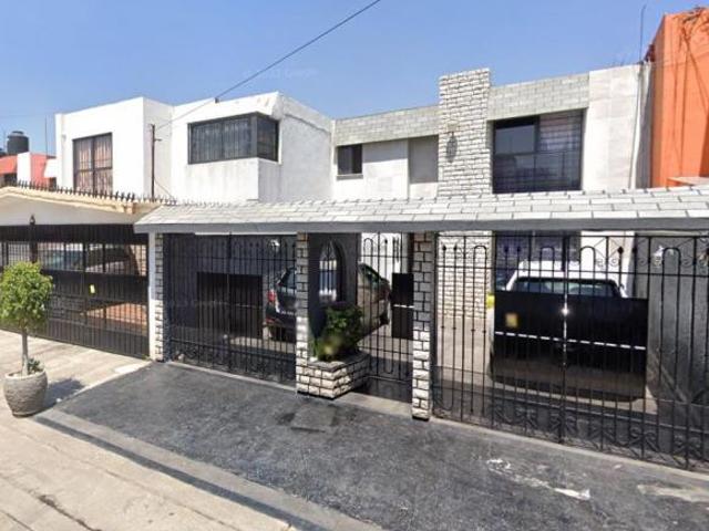 Hermosa Casa en Venta en Valle Dorado en Tlanepantla Estado de México