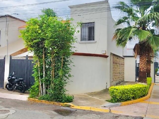 HERMOSA CASA EN VENTA EN VILLAS JACARANDAS II | EN ESQUINA NO DENTRO DE PRIVADA | 3 RECÁMARAS | CO