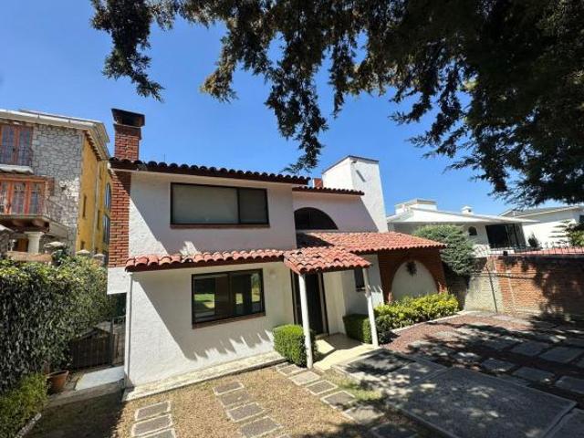 Hermosa casa en venta sobre el Boulevard Sayavedra