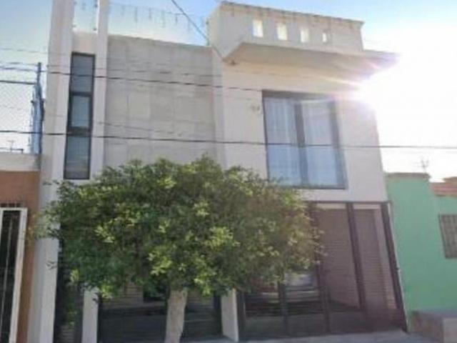 ¡HERMOSA CASA EN VENTA UBICADA EN COLONIA LA ESTANCIA!