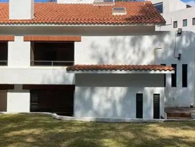 Hermosa Casa En Venta Y En Renta Con Amplio Jardín Y Habitación Principal Con Jacuzzi. Cava. Ofna