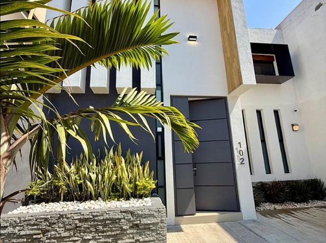 Hermosa casa en VENTA zona NORTE de COLIMA