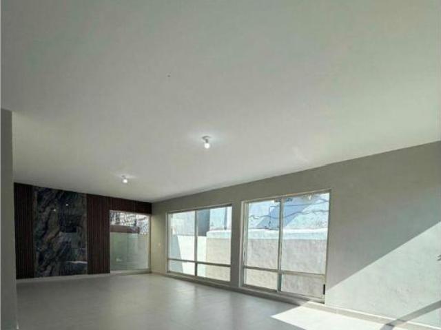 HERMOSA CASA EN ZONA LINDA VISTA