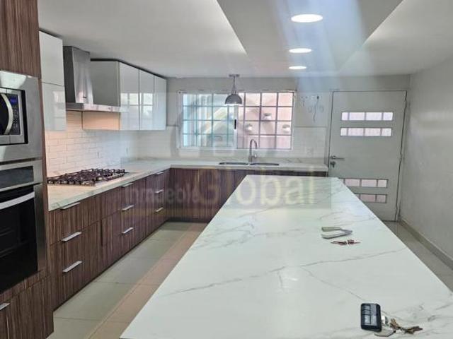 HERMOSA CASA EQUIPADA EN VENTA EN ESQUINA A UNAS CUADRAS DE AV. M. BARRAGAN EN ANAHUAC SAN NICOLAS N