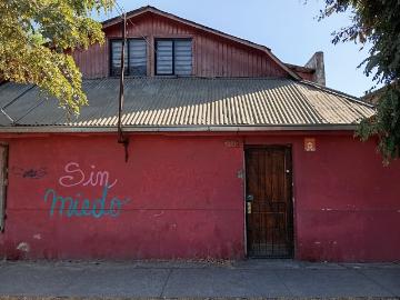 Hermosa casa esquina con local comercial