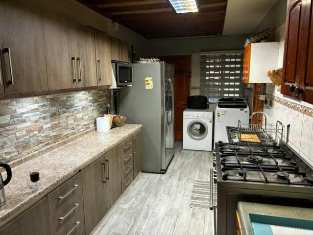 Hermosa Casa Los Fundadores, Valdivia | 4 dormitorios por 180000. 00 en Valdivia