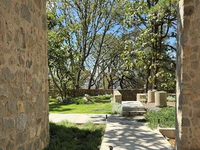 HERMOSA CASA MODERNA CON ALBERCA PINAR DE LA VENTA