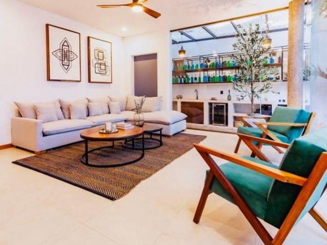 Hermosa Casa Moderna en Privada de Calzada de los Reyes