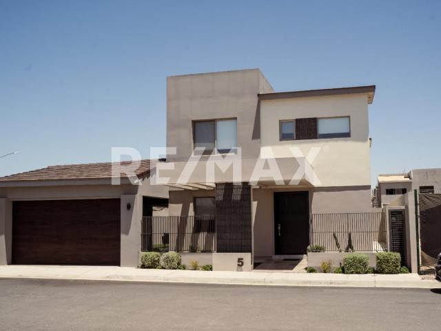 HERMOSA CASA NUEVA EN VENTA EN VIA RESIDENCIAL