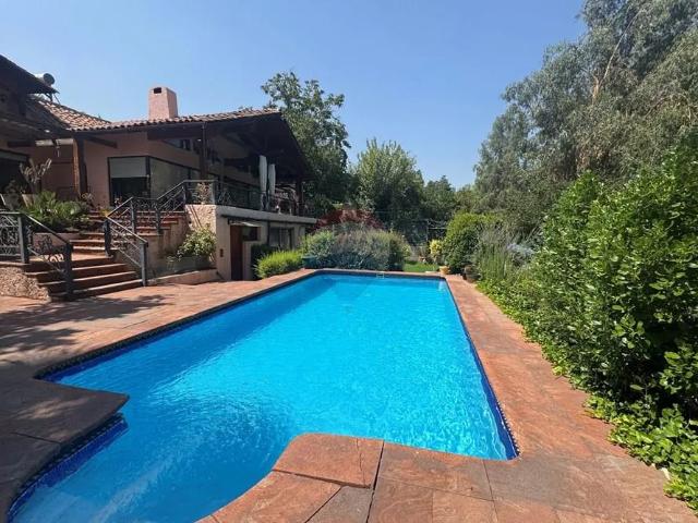 Hermosa Casa Sector Quinchamalí 5d+4b Piscina