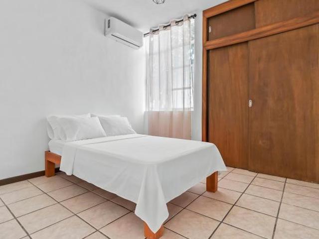 Hermosa casa semiamueblada en Puerto Vallarta, renovada, en renta a largo plazo