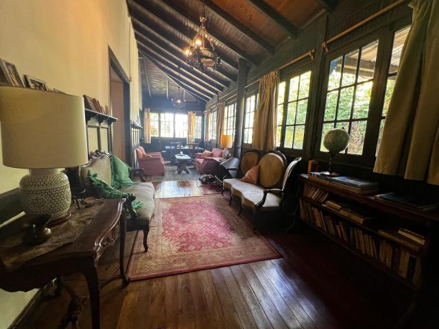 Hermosa Casa Patronal, estilo Colonial ideal para fines Comerciales!