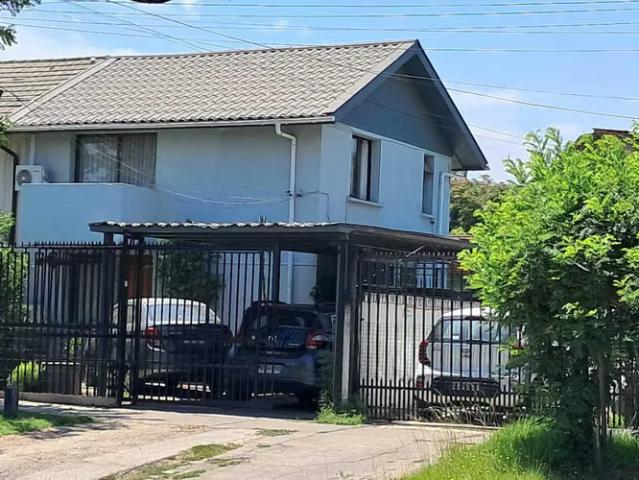 Hermosa Casa remodelada con piscina y patio 78340 | 3 dormitorios por 290000. 00 en Macul