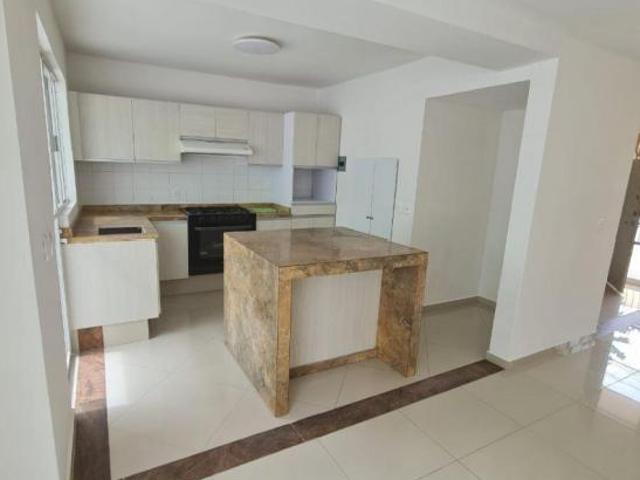 ¡HERMOSA CASA REMODELADA EN VENTA LISTA PARA HABITAR! – EXCELENTES ACABADOS Y EQUIPADA