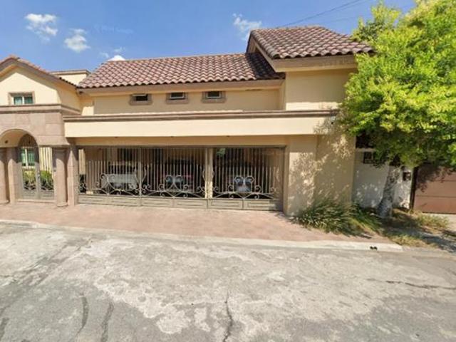 HERMOSA CASA REN VENTA DDE REMATE EN SAN PEDRO GARZA GARCIA N.L