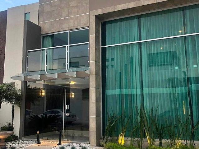 Hermosa casa residencial en Zona Plateada