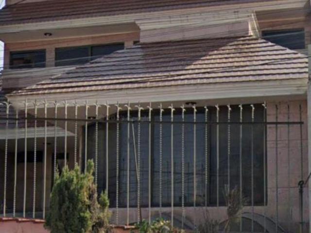 CASA RUSTICA ADJUDICADA, MUY CERCA DE ESCUELAS, PARQUES Y CENTROS COMERCIALES