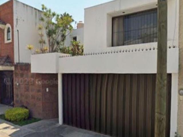HERMOSA CASA UBICADA EN LEON DE LOS ALDAMAS EN VENTA!