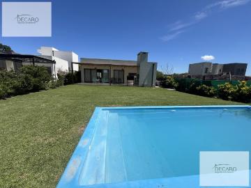 Hermosa casa ubicada en lote central