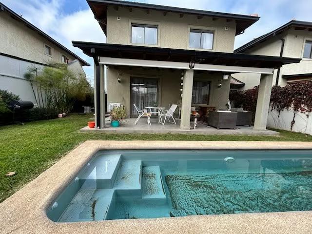 Hermosa Casa Venta 4D 3B y Servicio 2Estac Sec Oriente Talca | 4 dormitorios por 7250.00 en Talca
