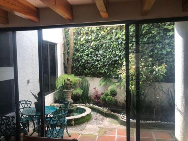 Hermosa casa venta Lomas de las Palmas R