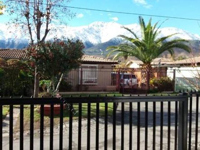 Hermosa casa, vista a la cordillera cercana Avda La Florida