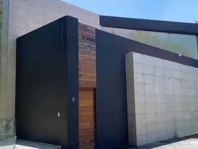 Hermosa E Increíble Casa En Renta Y Venta $28mdp Con Hermoso Jardín De Aprox 800m2 Y Cañada En La Parte De Atrás