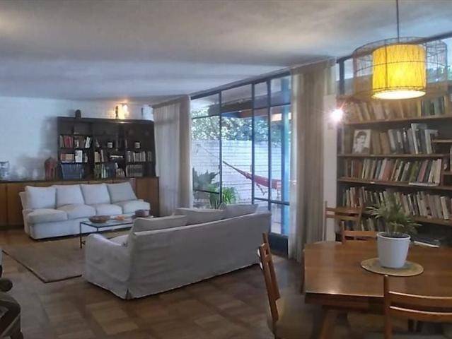 Hermosa Habitación a 4 cuadras de Est. Metro Escuela Militar, Av. Américo Vespucio y Av. Cristóbal C