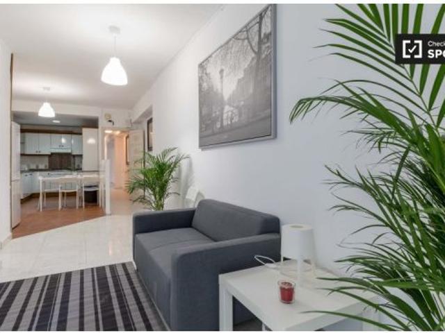 Hermosa habitación en alquiler en apartamento de 5 dormitorios en Benimaclet