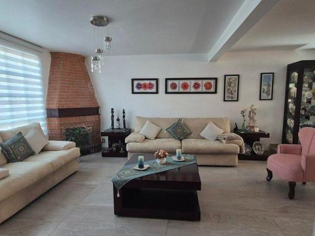 HERMOSA IMPECABLE Y ACOGEDORA CASA GRAN PATIO ASADOR DE PIEDRA 3 ESTACIONAMIENTO