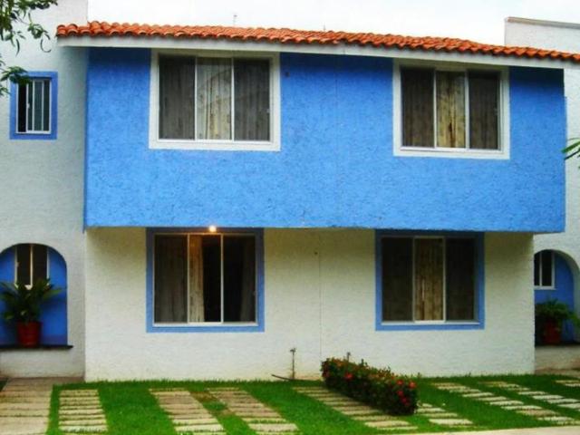 Hermosa Propiedad con piscina en Zihuatanejo Guerrero Todos los servicios