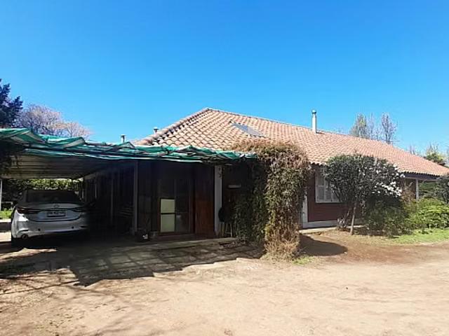 Hermosa propiedad en parcela 6000 m2 alto las cruces talca | 3 dormitorios por 400000. 00 en Talca