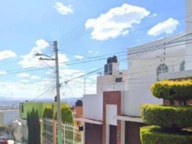 HERMOSA PRPIEDAD EN ZONA SÚPER LUJOSA Y A UN EXCELENTE PRECIO PARA INVERTIR