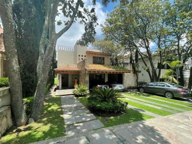 HERMOSA RESIDENCIA CON VISTA AL CAMPO DE GOLF EN EL CIELO COUNTRY CLUB